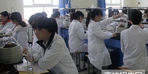 重庆市女生读医学检验专业好吗？好就业吗
