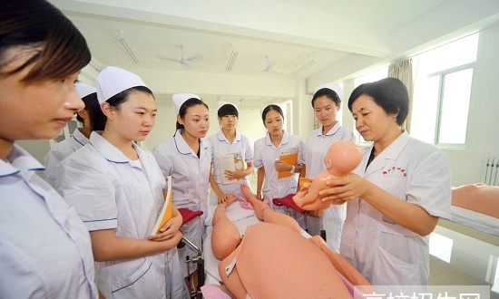 重庆市哪些学校有助产专业课程