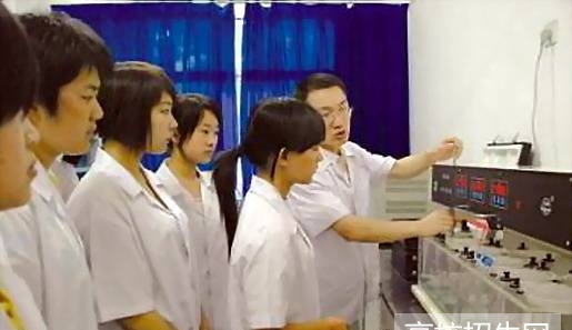 贵州省哪些学校有药剂专业课程