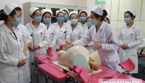 贵州省哪些学校有助产专业?