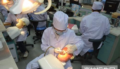 重庆市什么口腔专业学校好