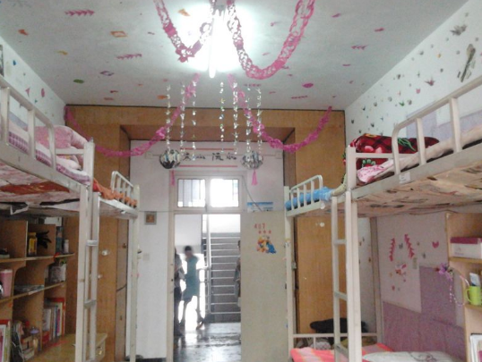 重庆市卫生技工学校宿舍条件及图片