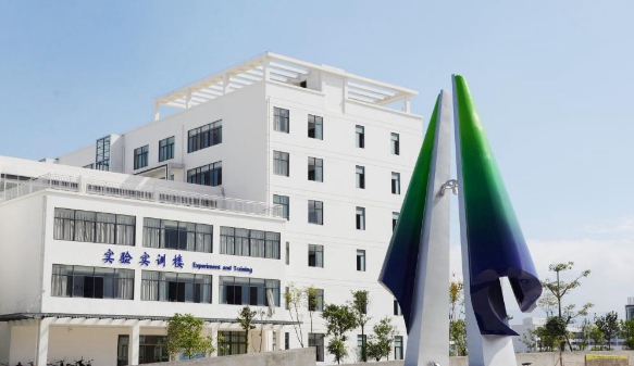 红河卫生职业学院地址在哪里