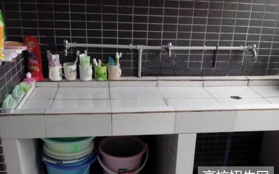 重庆市医药科技学校宿舍条件及图片