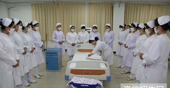 贵州省卫校怎么报名及报名方式