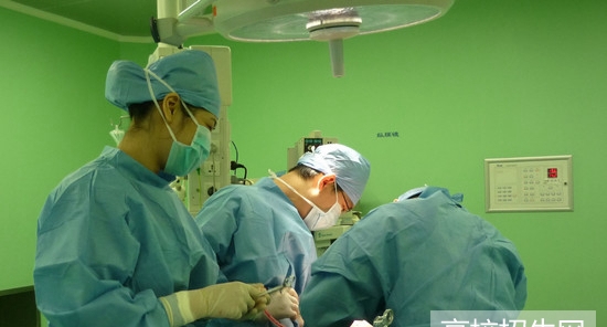 贵州省卫生学校招生分数线及要求