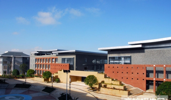 云南中医学院