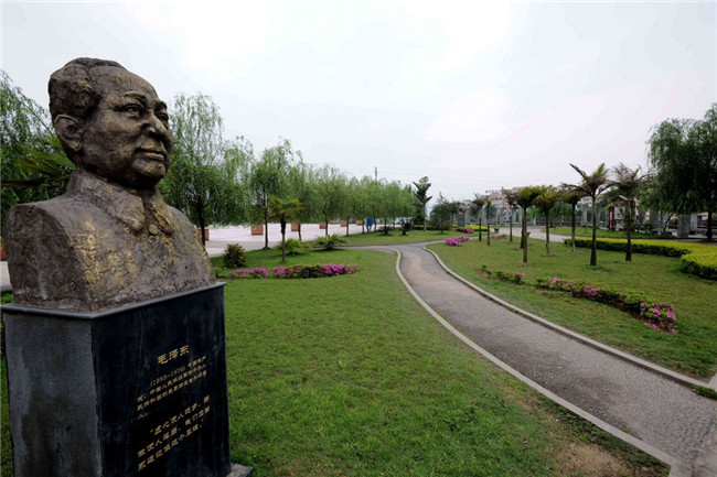 重庆工商学校图片、照片