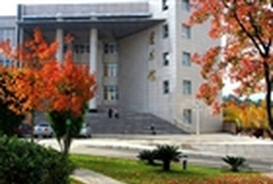 云南林业职业技术学院图书馆一角