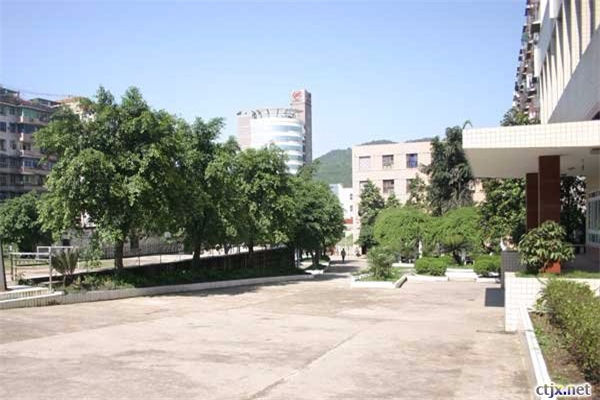 重庆铁路运输技师学院学校环境