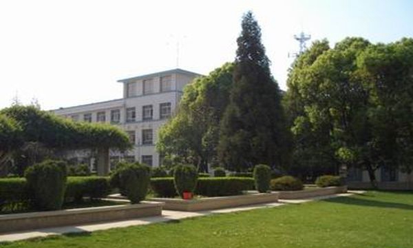 云南省邮电学校校园一角