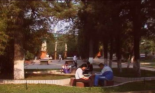 云南省邮电学校校园一角2