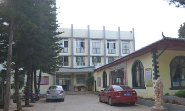 昆明市台湘科技学校办公楼