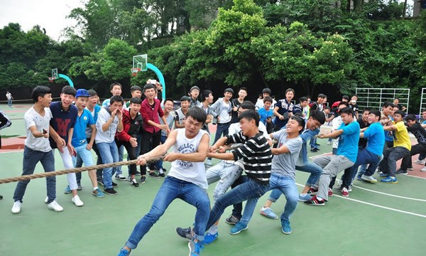 重庆工商学校学生活动