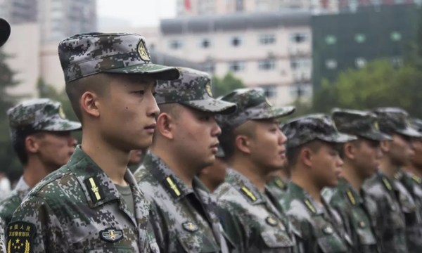 重庆市旅游学校军训活动
