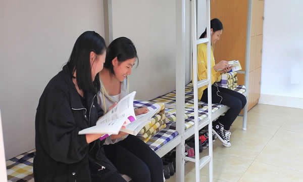 重庆工业管理职业学校寝室环境