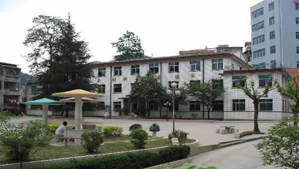 贵州电子信息高级技工学校(贵州电子信息技师学院)校园一角图片