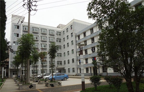 贵阳市白云区职业技术学校校园环境1