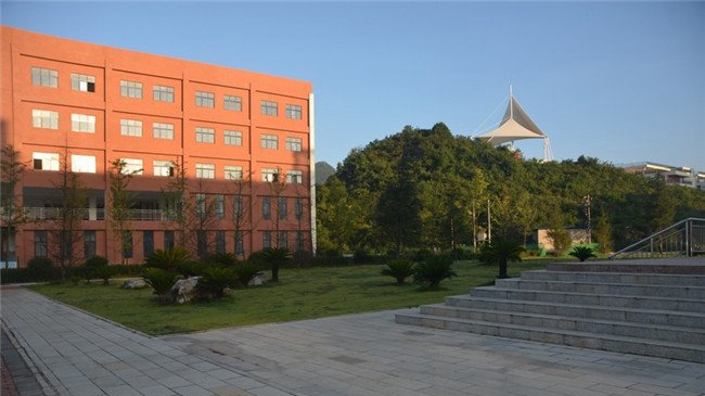 贵州省机械工业学校校园风光4