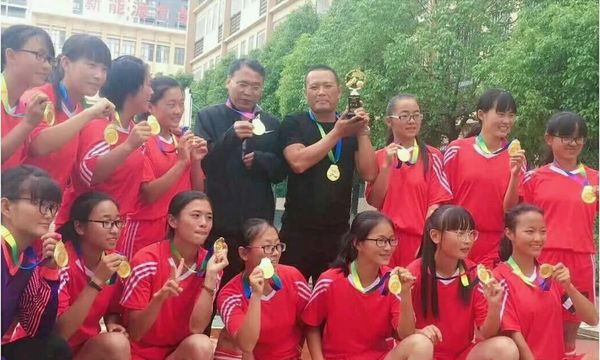 曲靖市马龙职业技术学校夺冠