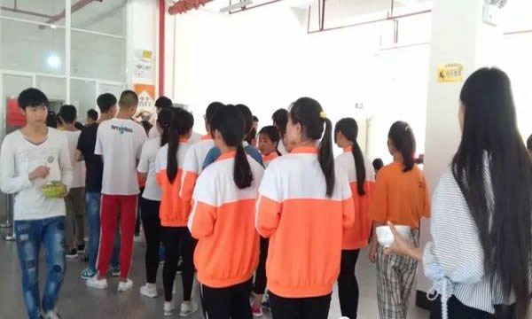麻栗坡县民族职业高级中学食堂