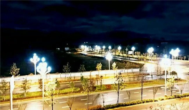 毕节市卫生学校夜景