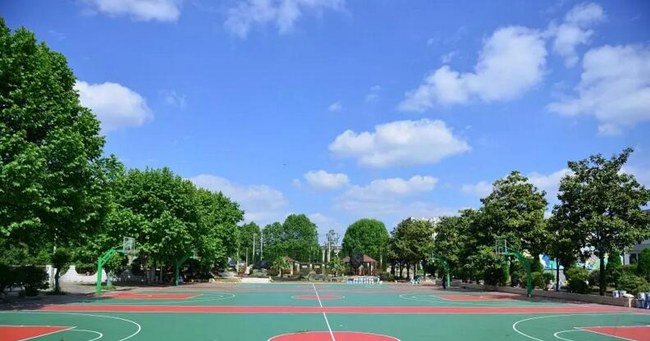 贵阳市女子职业学校(贵阳市旅游学校)篮球场