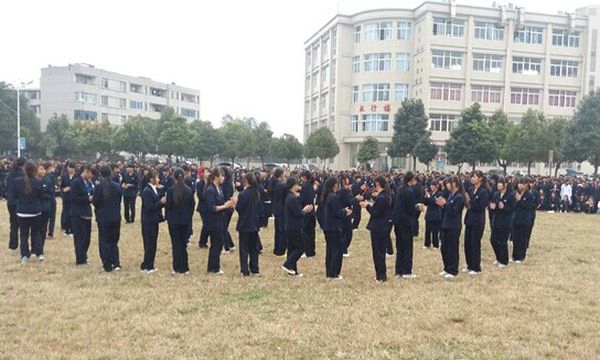 禄丰县职业高级中学歌舞社团