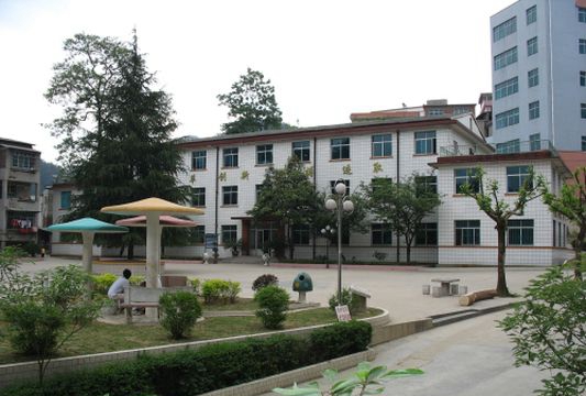 贵州省电子信息高级技工学校花园