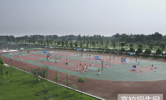 成都经济技术学校