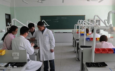 成都市信息技术学校口腔医学专业招生简介