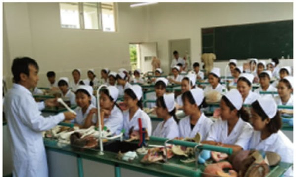 西双版纳卫生学校护理专业图(1) 西双版纳卫生学校护理专业图(1)