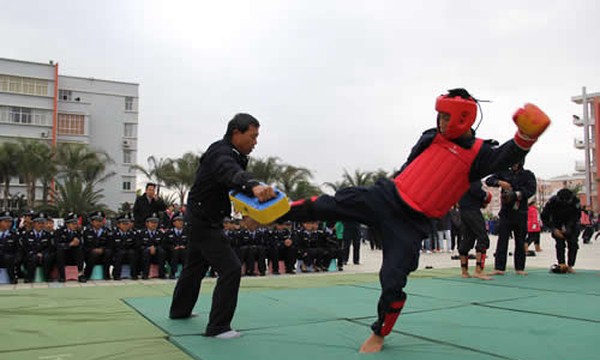 蒙自市职业高级中学法律事务