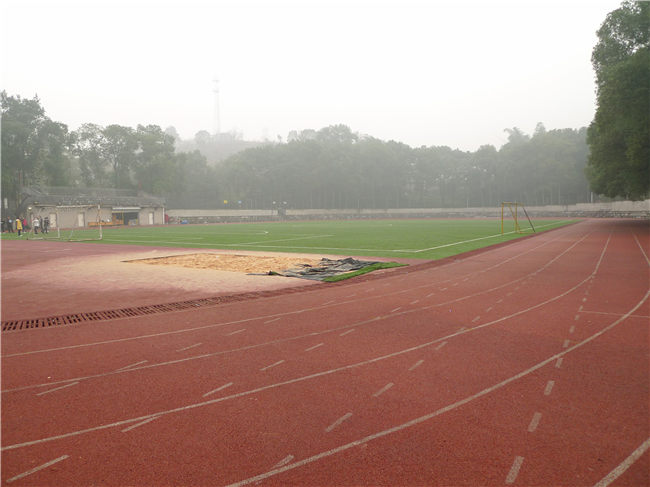 中国人民解放军总参谋部信息化部直属工厂职业技术学校运动场