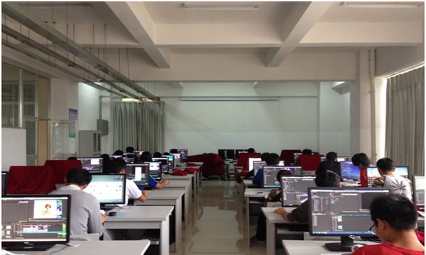 云南耀兴卓越技工学校教室