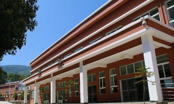 施甸县职业高级中学行政楼