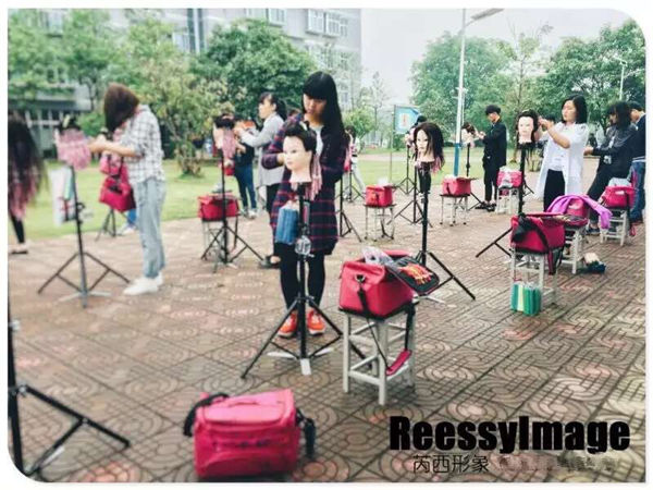 重庆市工贸技师学院美容美发专业简介