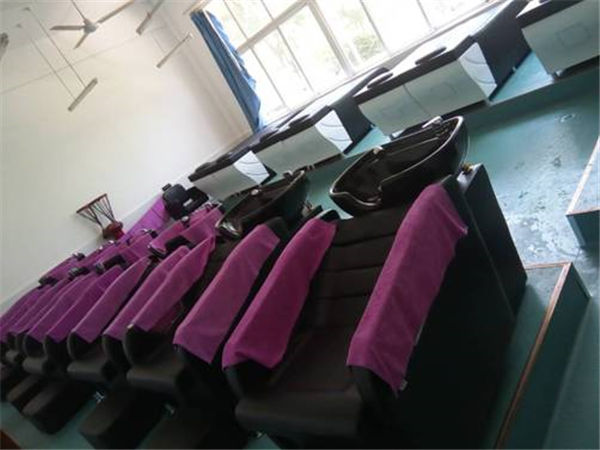 重庆市工贸技师学院美容美发专业简介