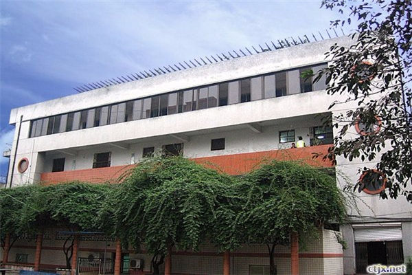 重庆铁路运输技师学院实训楼