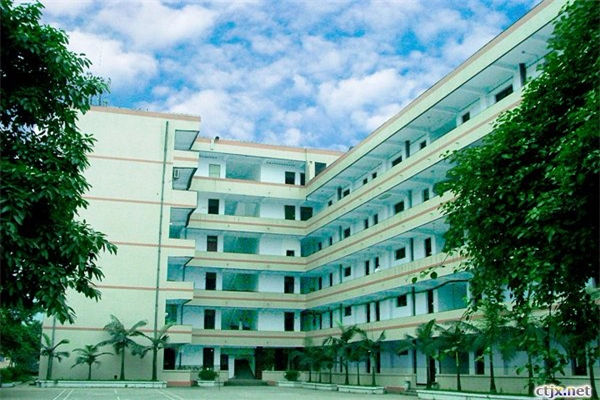重庆铁路高级技工学校教学大楼