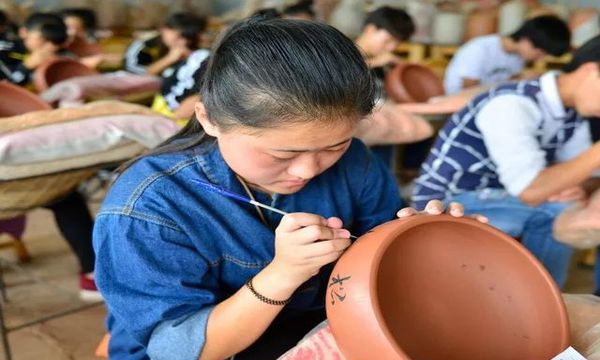 红河州民族师范学校工艺美术 红河州民族师范学校工艺美术