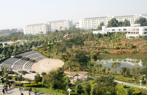 （四川卫生康复职业学院）校园环境