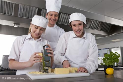 四川厨师好的大专学校是哪所,成都职业技术学院