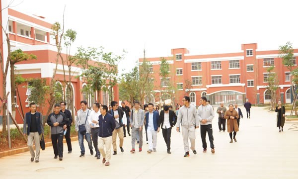 文山七都职业学校