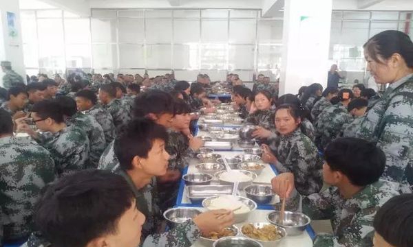 丽江古城区职业高级中学餐厅