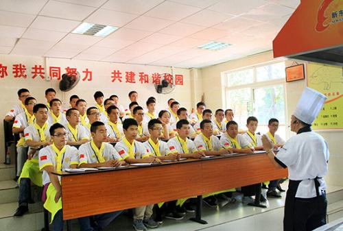 成都以厨师为王牌的大专学校有哪些,成都希望职业技术学校