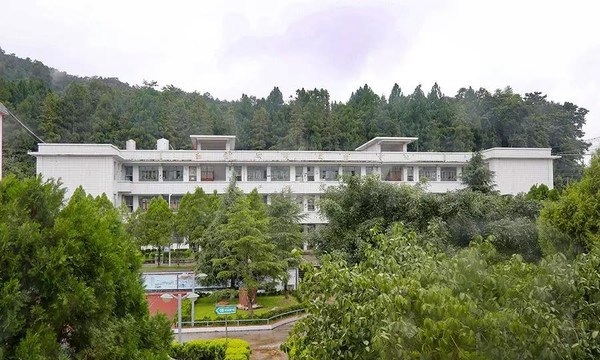 腾冲市第一职业高级中学学校风光