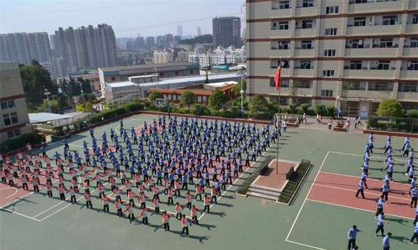 昆明高级技工学校行知广场2 昆明高级技工学校行知广场2