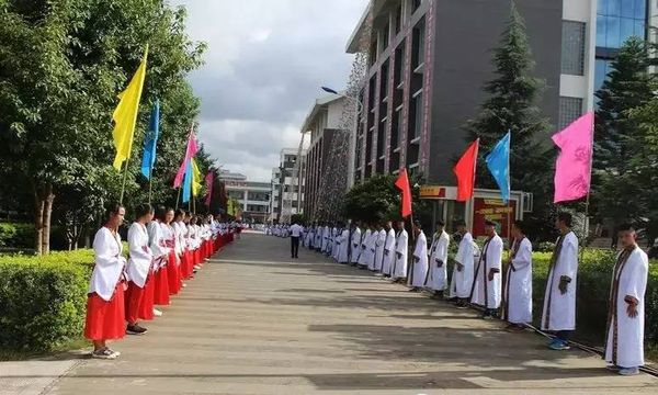 石林县民族职业高级中学校道 石林县民族职业高级中学校道