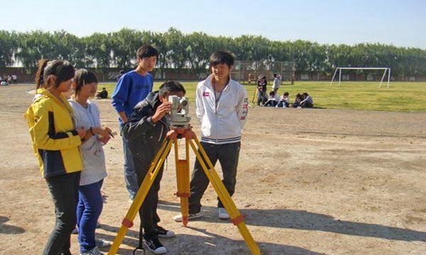 昆明市台湘科技学校建筑测量